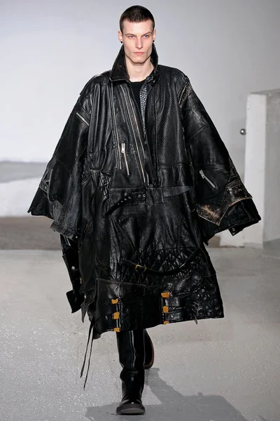 Look 24